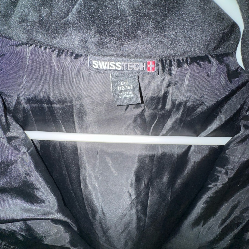 Swiss Tech Black Quilted Jacket - Picture 3 of 6